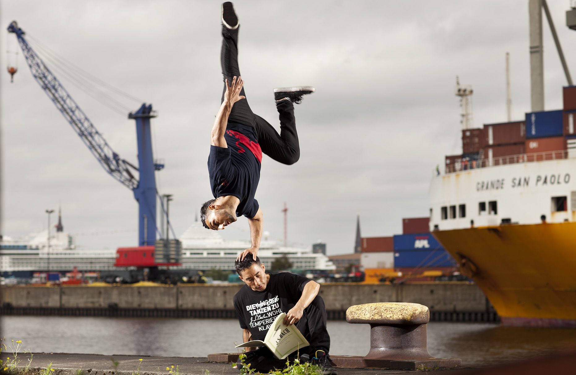 © Dirk Mathesius, Benny & Gengis from Flying Steps Crew, during Flying Illusion Tour, client Red Bull, Hamburg